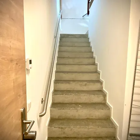 Ferienwohnung Waterfront - Urbane Eleganz Am Bachufer Villach Zimmer foto