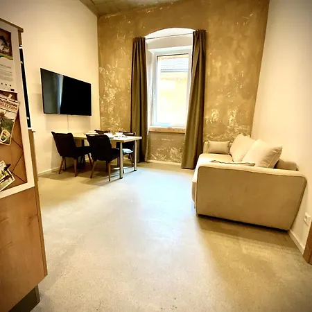 Ferienwohnung Waterfront - Urbane Eleganz Am Bachufer Villach Zimmer foto