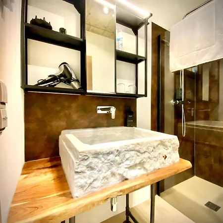 Ferienwohnung Waterfront - Urbane Eleganz Am Bachufer Villach Zimmer foto